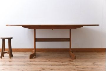 ヴィンテージ家具　北欧ビンテージ　ウォールナット材製　シンプルなエクステンションテーブル(1)
