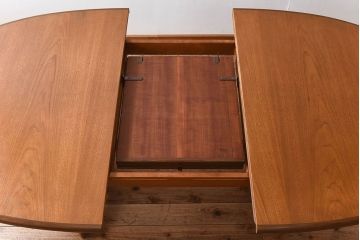 ヴィンテージ家具　北欧ビンテージ　ウォールナット材製　シンプルなエクステンションテーブル(1)