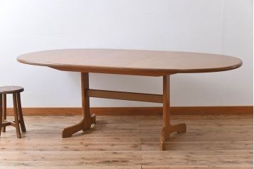 ヴィンテージ家具　北欧ビンテージ　ウォールナット材製　シンプルなエクステンションテーブル(1)