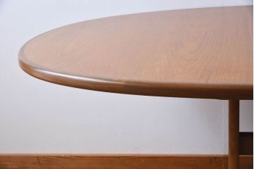 ヴィンテージ家具　北欧ビンテージ　ウォールナット材製　シンプルなエクステンションテーブル(1)