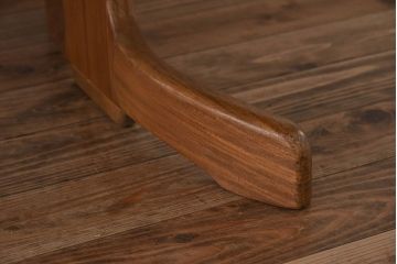 ヴィンテージ家具　北欧ビンテージ　ウォールナット材製　シンプルなエクステンションテーブル(1)