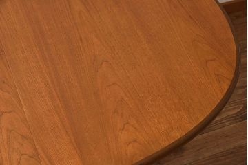 ヴィンテージ家具　北欧ビンテージ　ウォールナット材製　シンプルなエクステンションテーブル(1)