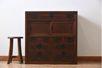 アンティーク家具　丸金具付き　和製アンティーク　前面欅材製の帳場箪笥