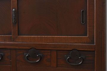 アンティーク家具　丸金具付き　和製アンティーク　前面欅材製の帳場箪笥