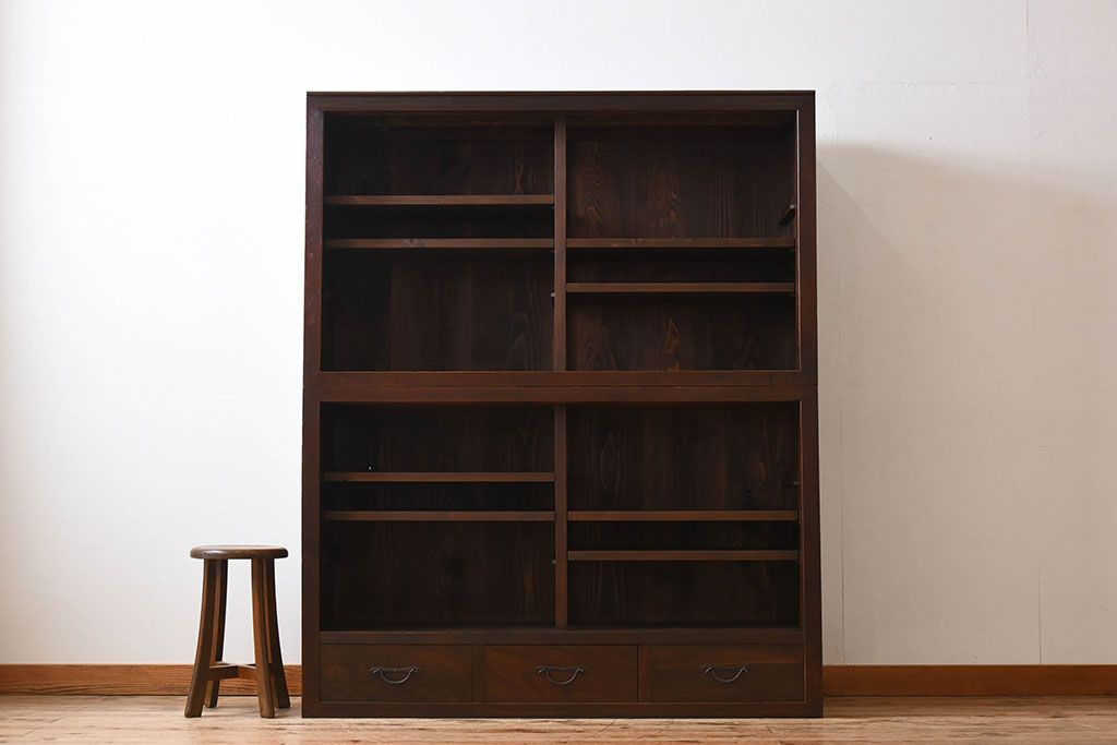 アンティーク家具　前面檜材製　和製アンティーク　ガラス引き戸!古い木の重ね収納棚