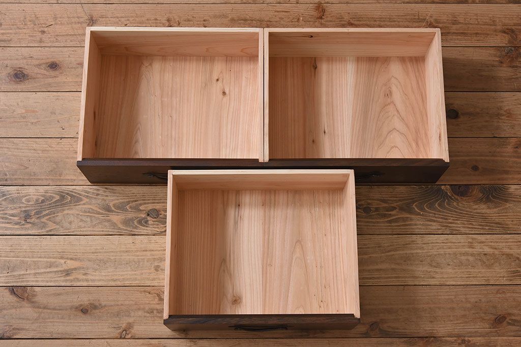 アンティーク家具　前面檜材製　和製アンティーク　ガラス引き戸!古い木の重ね収納棚