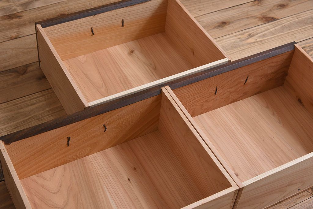 アンティーク家具　前面檜材製　和製アンティーク　ガラス引き戸!古い木の重ね収納棚