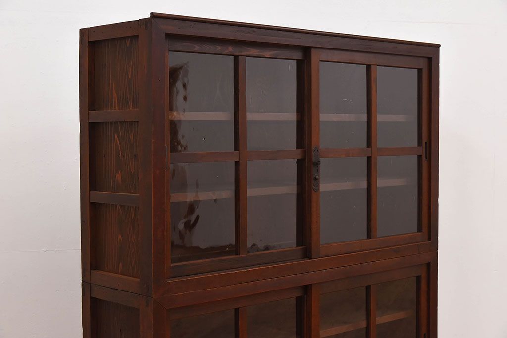 アンティーク家具　前面檜材製　和製アンティーク　ガラス引き戸!古い木の重ね収納棚