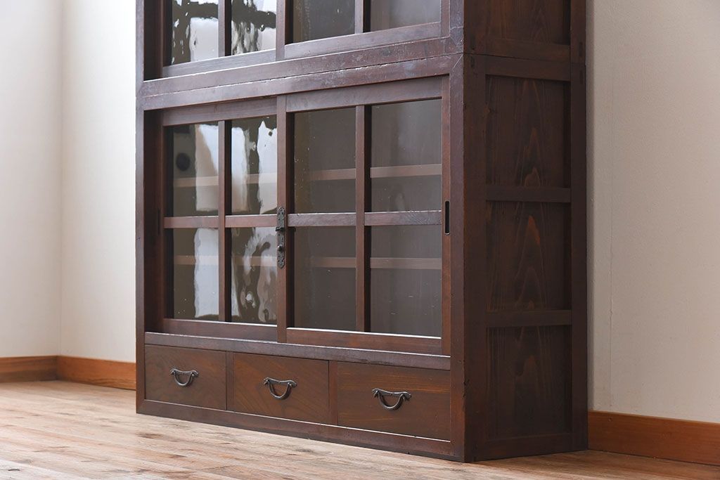 アンティーク家具　前面檜材製　和製アンティーク　ガラス引き戸!古い木の重ね収納棚