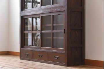 アンティーク家具　前面檜材製　和製アンティーク　ガラス引き戸!古い木の重ね収納棚