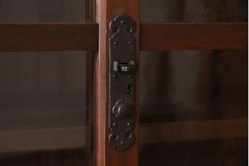 アンティーク家具　前面檜材製　和製アンティーク　ガラス引き戸!古い木の重ね収納棚