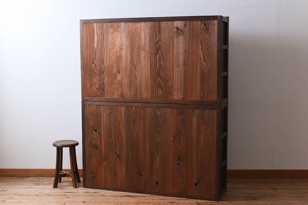 アンティーク家具　前面檜材製　和製アンティーク　ガラス引き戸!古い木の重ね収納棚