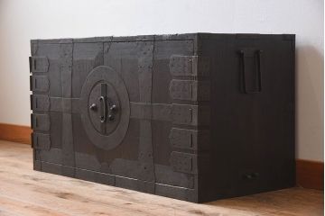 アンティーク家具　前面桐材製　明治期!アンティークの観音箪笥ローボード