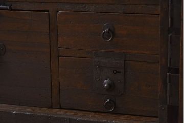 アンティーク家具　前面桐材製　明治期!アンティークの観音箪笥ローボード