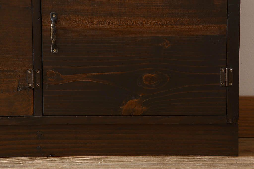 アンティーク家具　特大サイズ　引き出し・戸棚付き!古い木のマス目収納棚(収納棚、飾り棚)