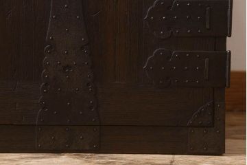 アンティーク家具　総桐材製　明治期!アンティークの観音箪笥ローボード(桐箪笥、桐たんす)