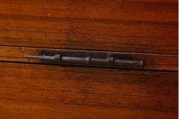 アンティーク家具　総桐材製　明治期!アンティークの観音箪笥ローボード(桐箪笥、桐たんす)