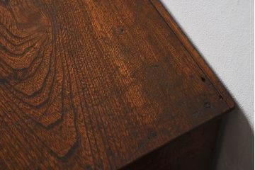 アンティーク家具　大正昭和期　古い栓材の小ぶりでシンプルなアンティーク収納棚