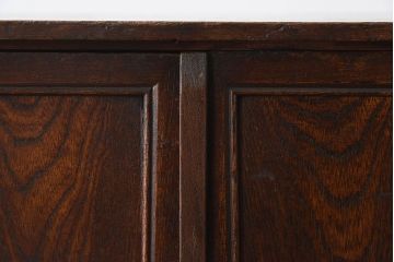 アンティーク家具　大正昭和期　古い栓材の小ぶりでシンプルなアンティーク収納棚