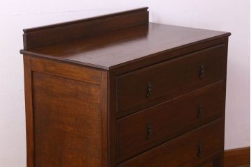 アンティーク家具　シンプル　イギリスアンティーク　キャスター脚付き!オーク材製の小ぶりなチェスト