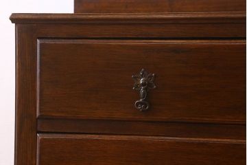 アンティーク家具　シンプル　イギリスアンティーク　キャスター脚付き!オーク材製の小ぶりなチェスト