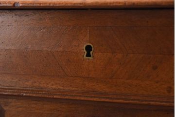アンティーク家具　ウォールナット　イギリスアンティーク　パーケット　サイドテーブル(チェスト)