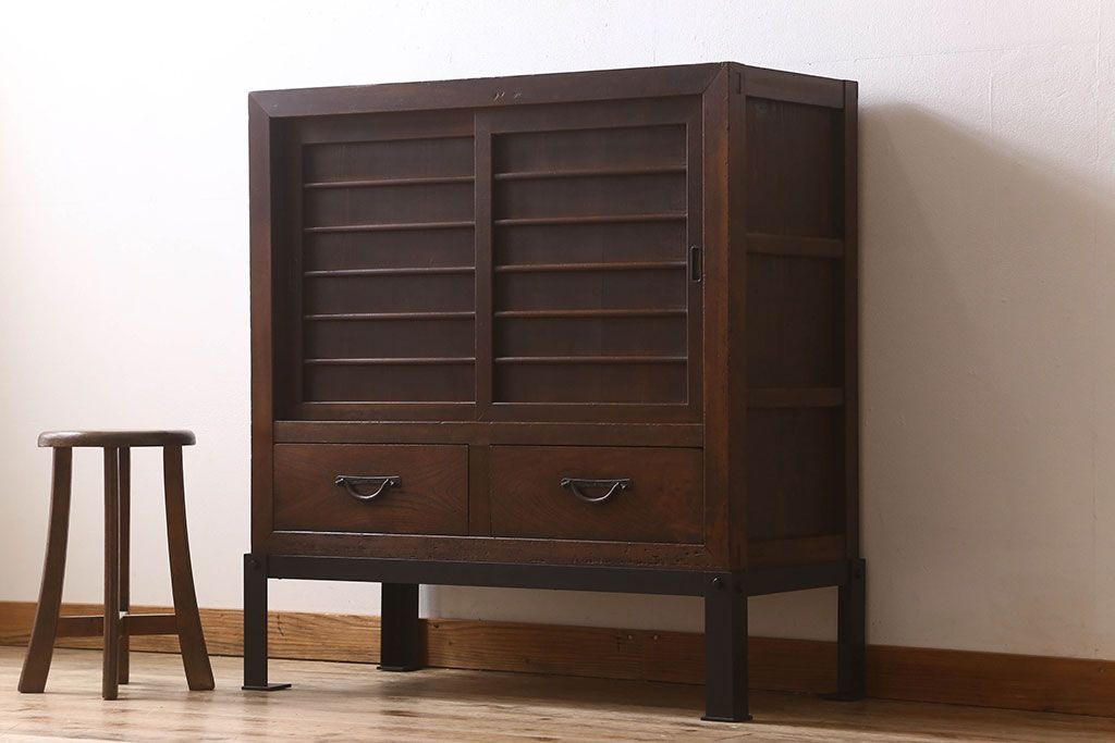 アンティーク家具　古民具・骨董　明治期　重厚な鉄脚付き!三尺　水屋箪笥サイドボード(3)