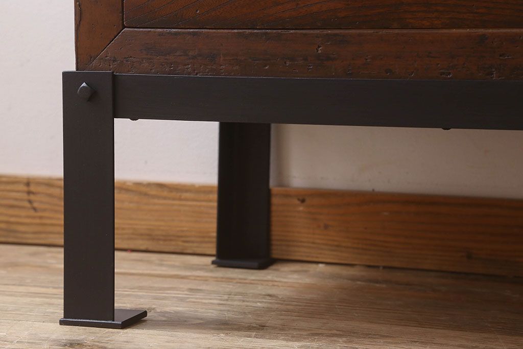 アンティーク家具　古民具・骨董　明治期　重厚な鉄脚付き!三尺　水屋箪笥サイドボード(3)