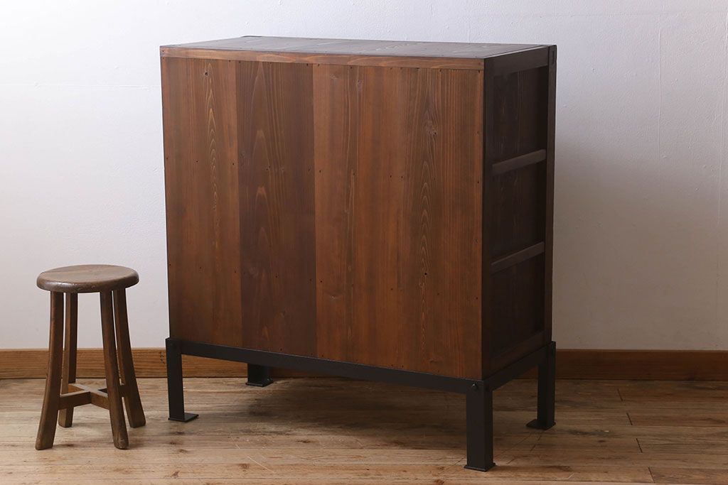 アンティーク家具　古民具・骨董　明治期　重厚な鉄脚付き!三尺　水屋箪笥サイドボード(3)