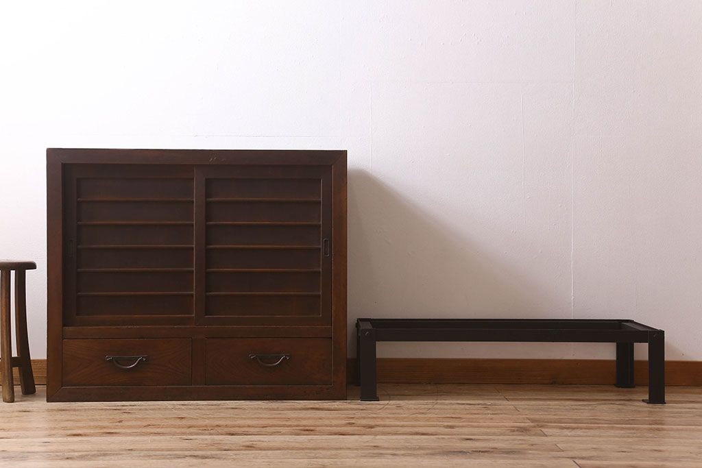 アンティーク家具　古民具・骨董　明治期　重厚な鉄脚付き!三尺　水屋箪笥サイドボード(3)