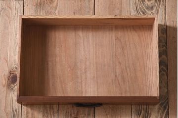 アンティーク家具　明治大正期　古い檜材の小ぶりでシンプルなアンティーク収納棚