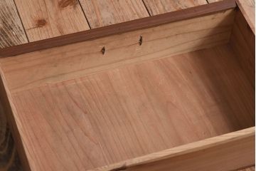 アンティーク家具　明治大正期　古い檜材の小ぶりでシンプルなアンティーク収納棚