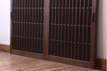 格子デザイン　古民具・骨董　古い木製の板戸2枚セット(窓)(1)