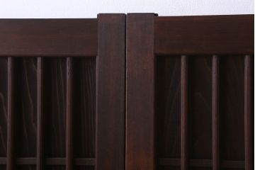 格子デザイン　古民具・骨董　古い木製の板戸2枚セット(窓)(1)