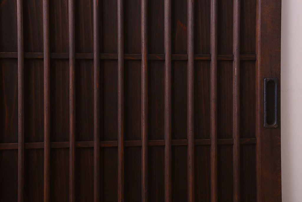 格子デザイン　古民具・骨董　古い木製の板戸2枚セット(窓)(1)