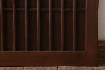 格子デザイン　古民具・骨董　古い木製の板戸2枚セット(窓)(1)