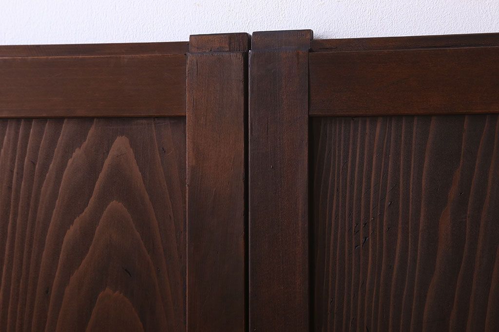 格子デザイン　古民具・骨董　古い木製の板戸2枚セット(窓)(1)