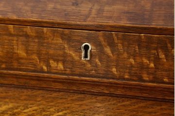 アンティーク家具　イギリスアンティーク　ツイストレッグ　オーク材　上品なライティングビューロー(2)