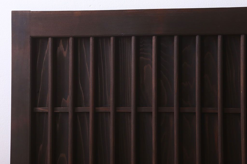 格子デザイン　古民具・骨董　古い木製の板戸2枚セット(窓)(2)