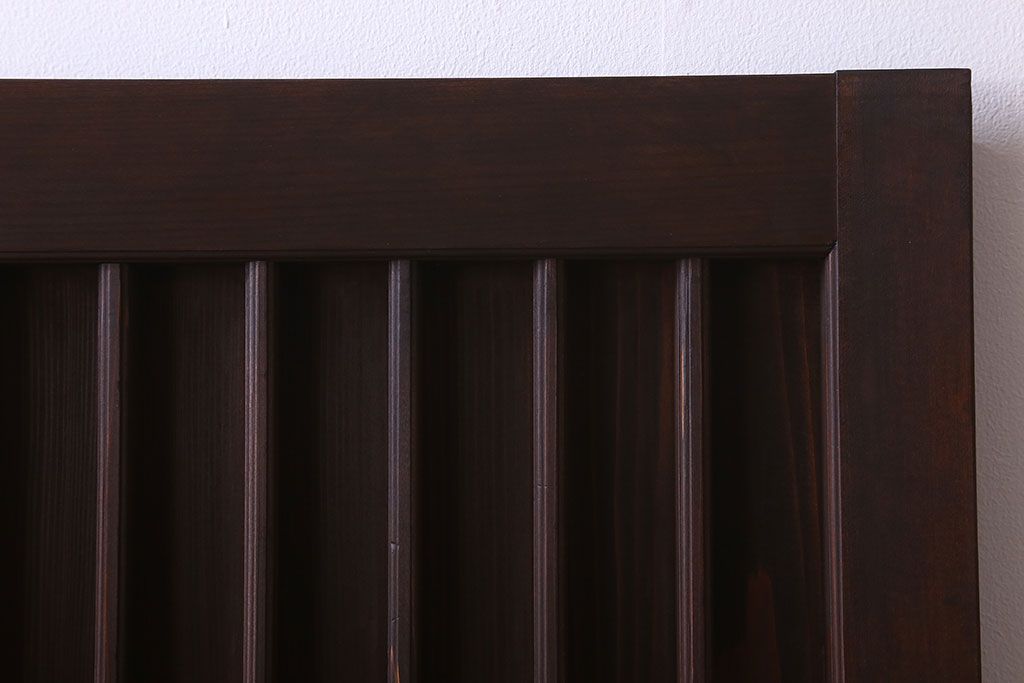 格子デザイン　古民具・骨董　古い木製の板戸2枚セット(窓)(2)