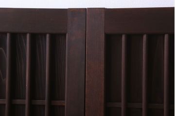 格子デザイン　古民具・骨董　古い木製の板戸2枚セット(窓)(2)