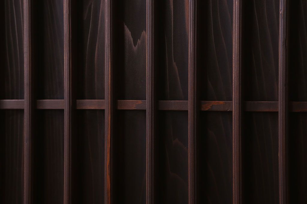 格子デザイン　古民具・骨董　古い木製の板戸2枚セット(窓)(2)