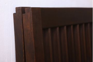 格子デザイン　古民具・骨董　古い木製の板戸2枚セット(窓)(2)