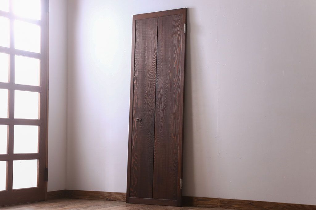 アンティーク　杢目の美しい上品な板戸ドア(扉)