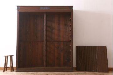 アンティーク家具　ガラス引き戸　薄型!和製アンティークの大きな収納棚