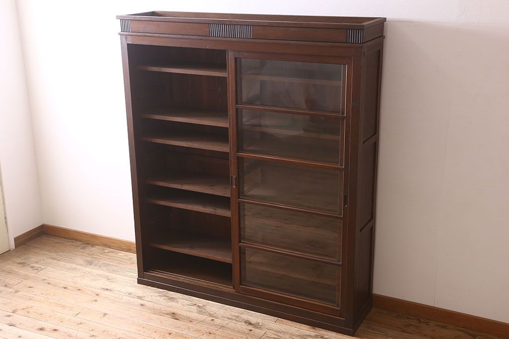 アンティーク家具　ガラス引き戸　薄型!和製アンティークの大きな収納棚