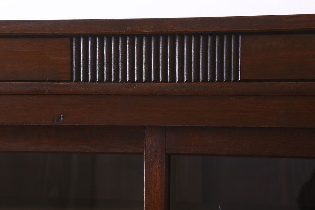 アンティーク家具　ガラス引き戸　薄型!和製アンティークの大きな収納棚