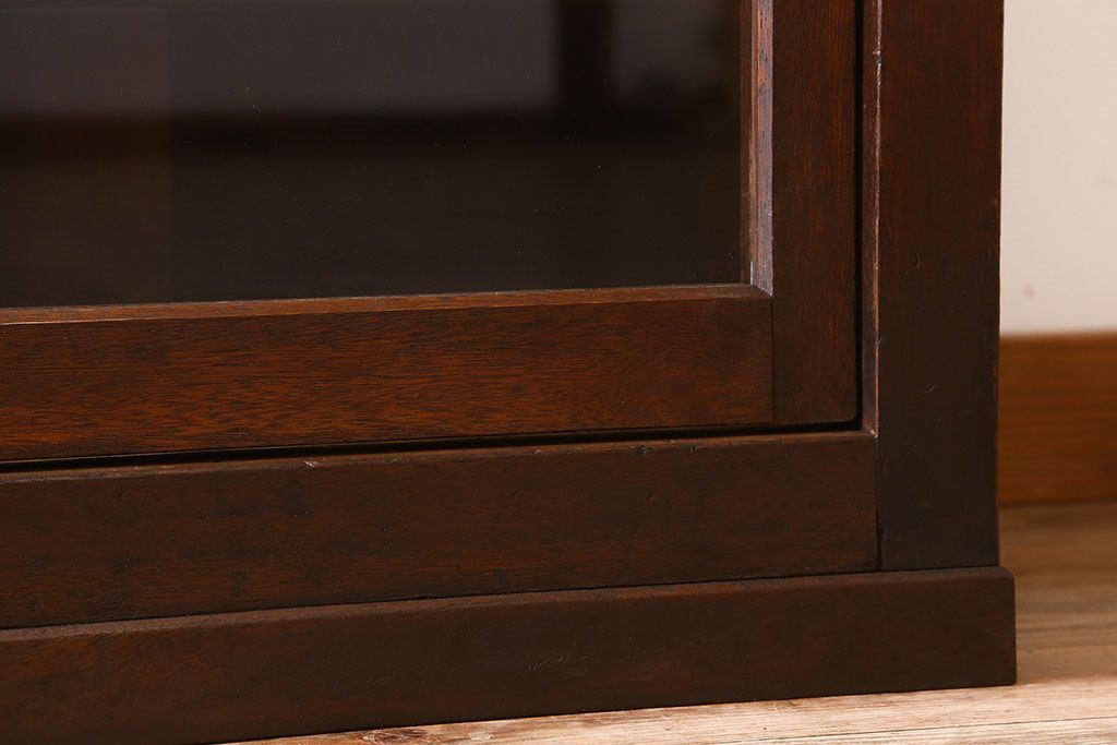 アンティーク家具　ガラス引き戸　薄型!和製アンティークの大きな収納棚