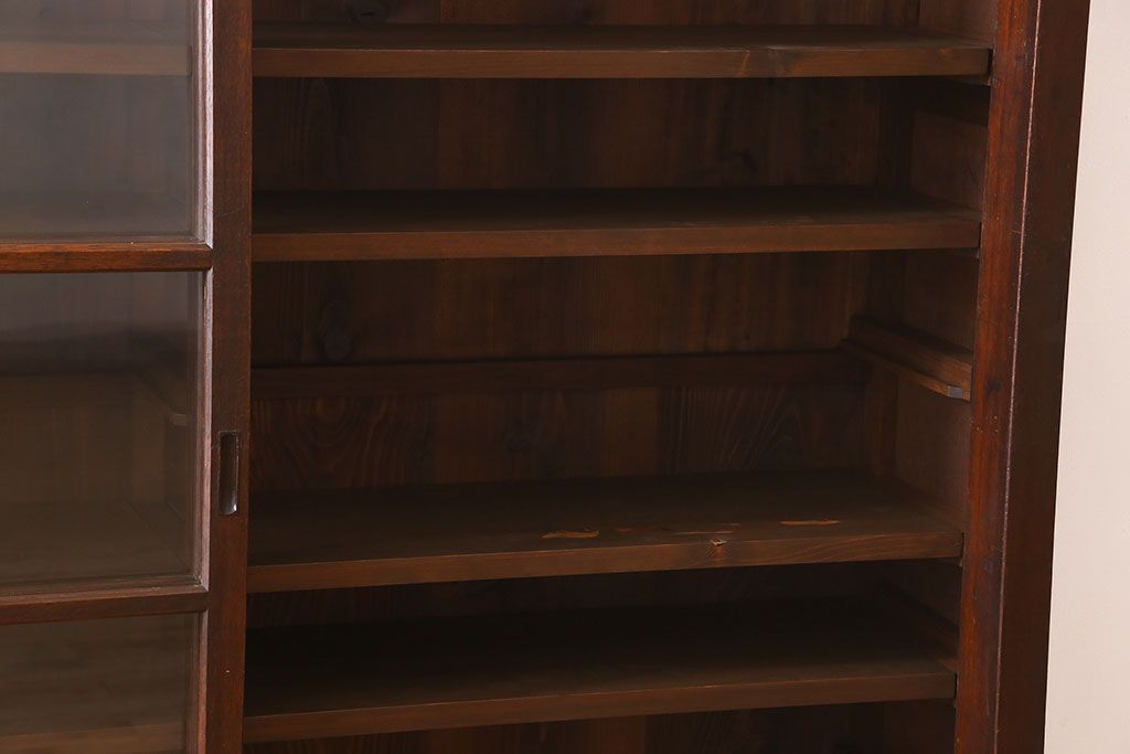 アンティーク家具　ガラス引き戸　薄型!和製アンティークの大きな収納棚