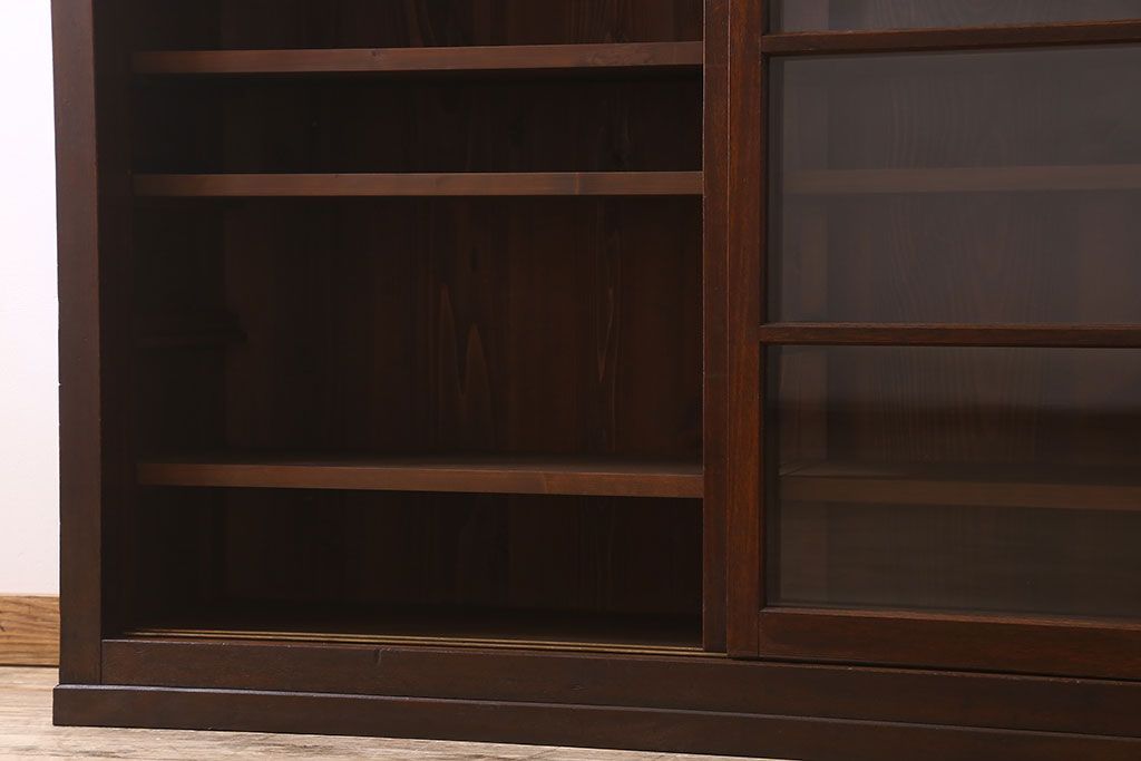 アンティーク家具　ガラス引き戸　薄型!和製アンティークの大きな収納棚